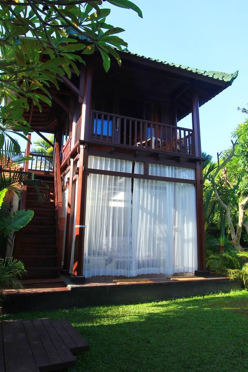 วิลลา มังกิส Villa ซานูร์ ภายนอก รูปภาพ